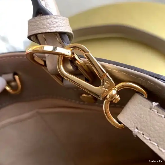 VUITTON LOUIS MONTAIGNE BB 0627